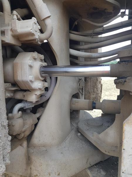 Wheel loader Caterpillar 992D: picture 24