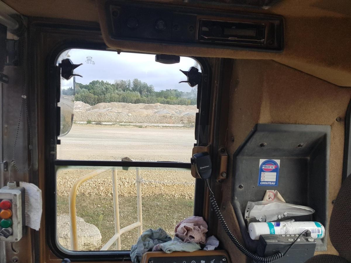 Wheel loader Caterpillar 992D: picture 8