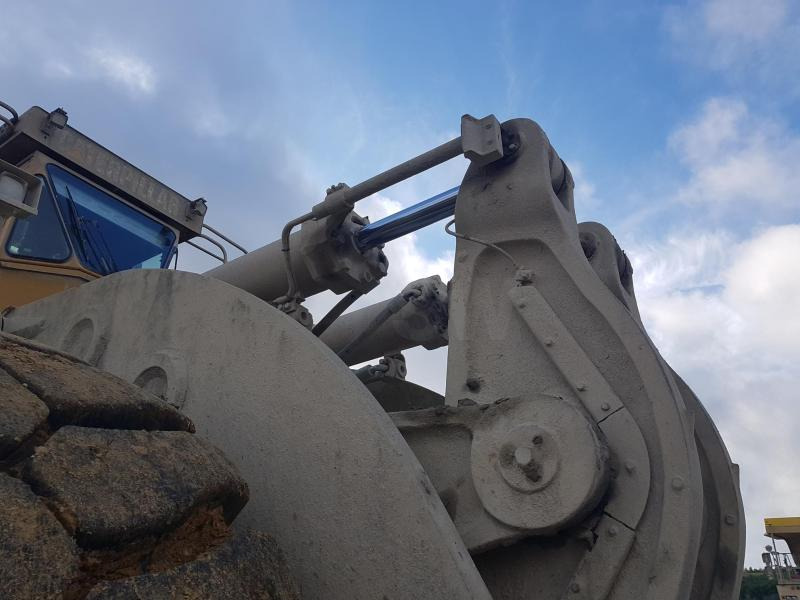 Wheel loader Caterpillar 992D: picture 27