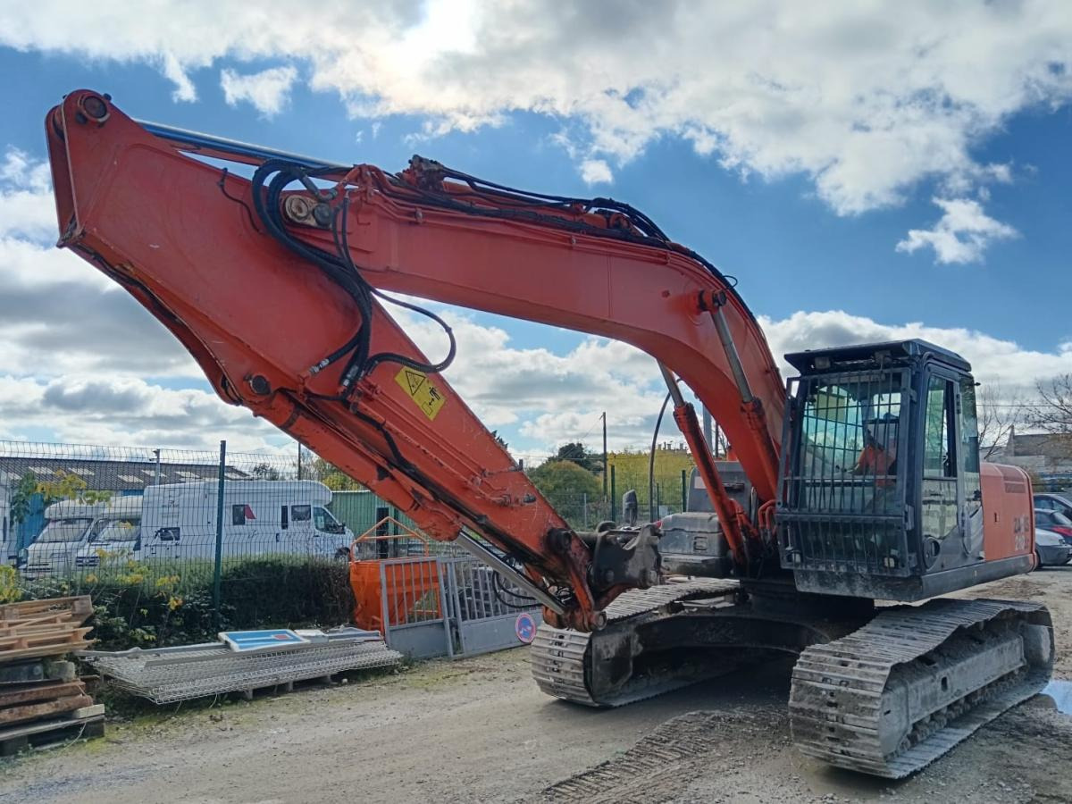Hitachi ZX210LC-3 - Crawler excavator: picture 1 Hitachi ZX210LC-3 - Crawler excavator: picture 1