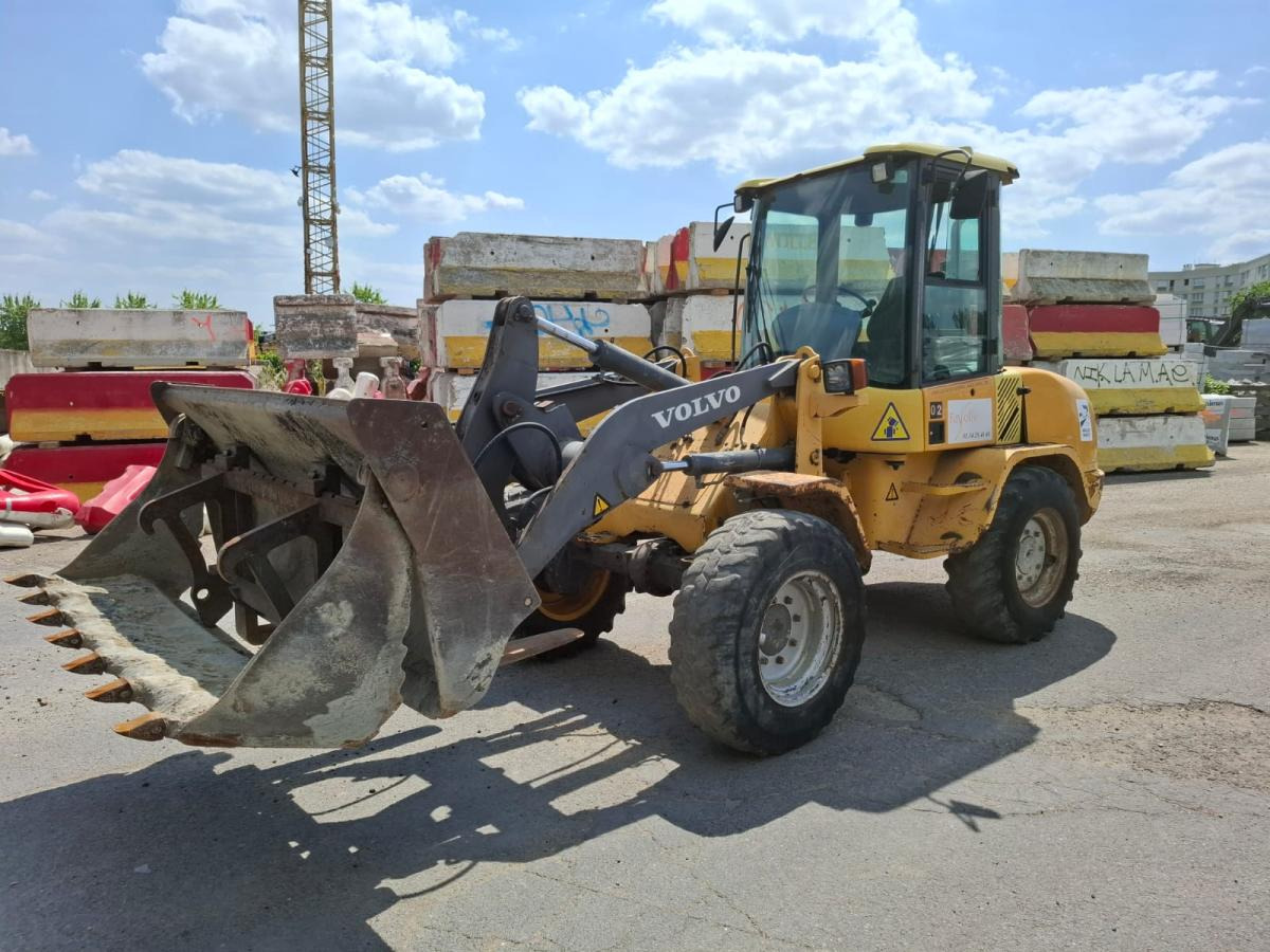 Volvo L 30 - Wheel loader: picture 1 Volvo L 30 - Wheel loader: picture 1