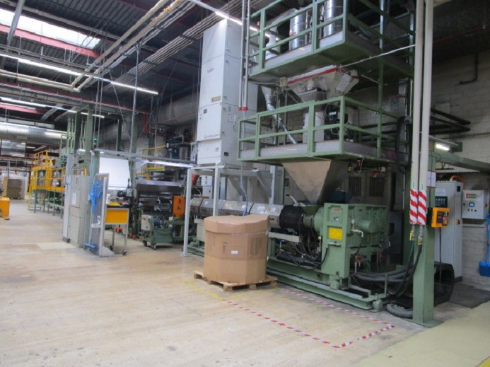 AMUT FLAT FILM EXTRUDER EA-130 FÜR PS - Packaging machinery: picture 1 AMUT FLAT FILM EXTRUDER EA-130 FÜR PS - Packaging machinery: picture 1