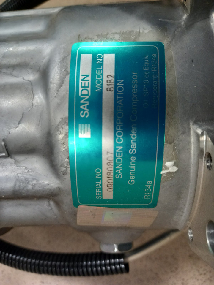 HELLA DAF - A/C compressor: picture 2 HELLA DAF - A/C compressor: picture 2