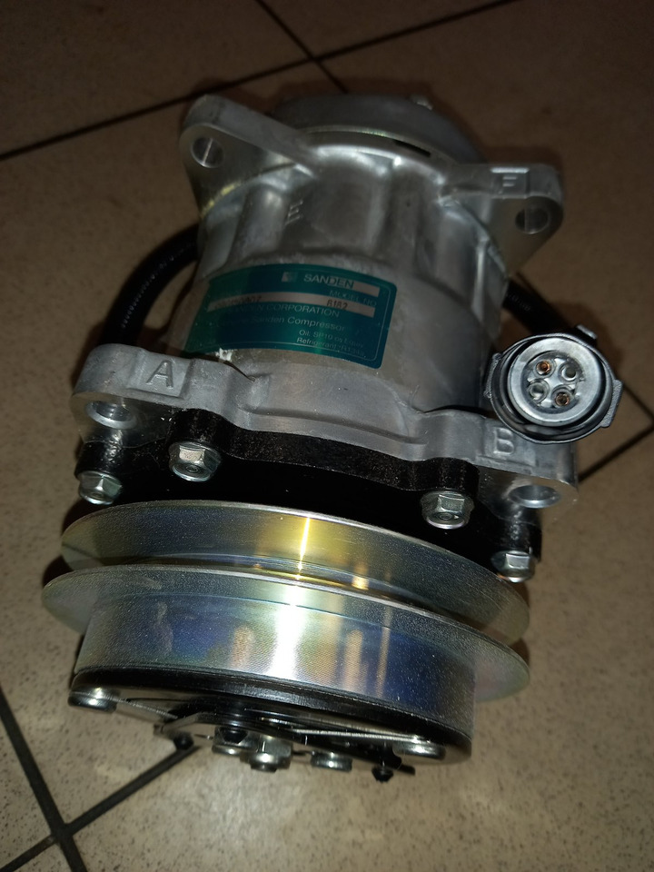 HELLA DAF - A/C compressor: picture 3 HELLA DAF - A/C compressor: picture 3