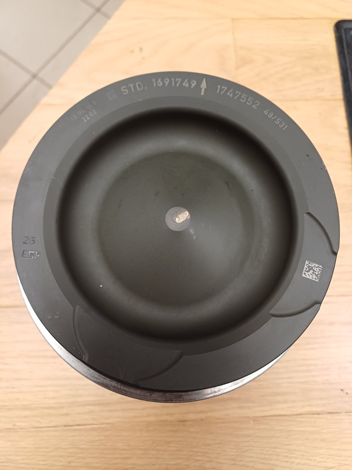 PACCAR - Piston/ Ring/ Bushing: picture 2 PACCAR - Piston/ Ring/ Bushing: picture 2