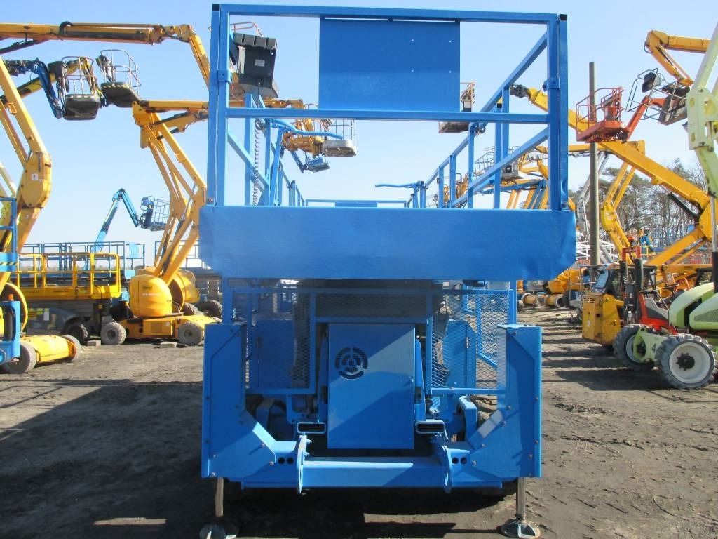 Genie GS 4390 RT - Scissor lift: picture 3 Genie GS 4390 RT - Scissor lift: picture 3