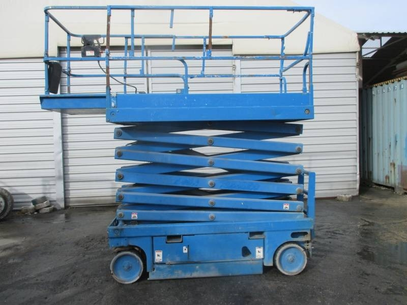 Haulotte Compact 14 - Scissor lift: picture 1 Haulotte Compact 14 - Scissor lift: picture 1