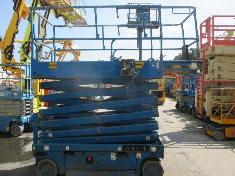 Haulotte Compact 14 - Scissor lift: picture 5 Haulotte Compact 14 - Scissor lift: picture 5