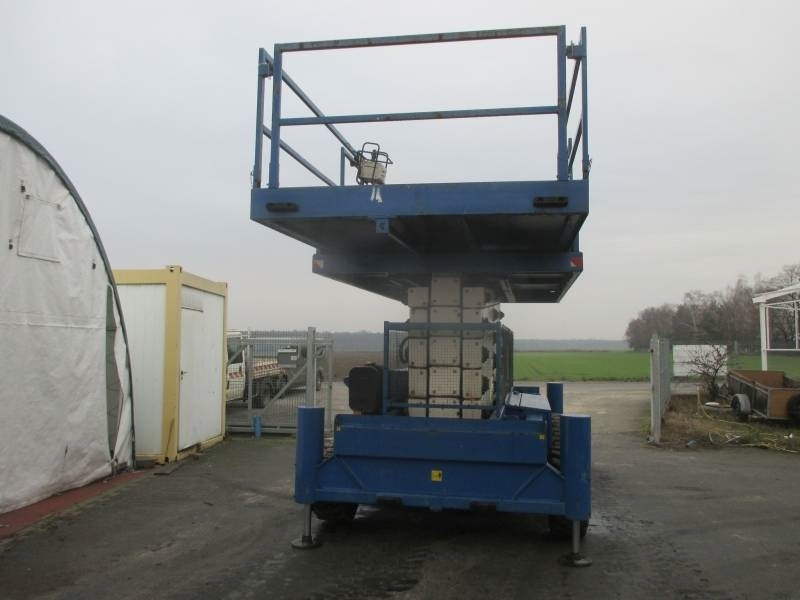 Holland Lift B 195 DL 25 - Scissor lift: picture 4 Holland Lift B 195 DL 25 - Scissor lift: picture 4