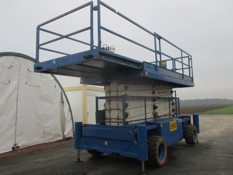 Holland Lift B 195 DL 25 - Scissor lift: picture 3 Holland Lift B 195 DL 25 - Scissor lift: picture 3