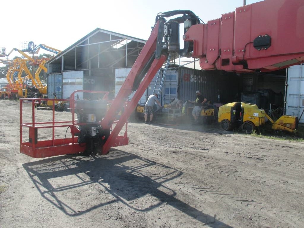 Telescopic boom JLG 1200 SJP: picture 11