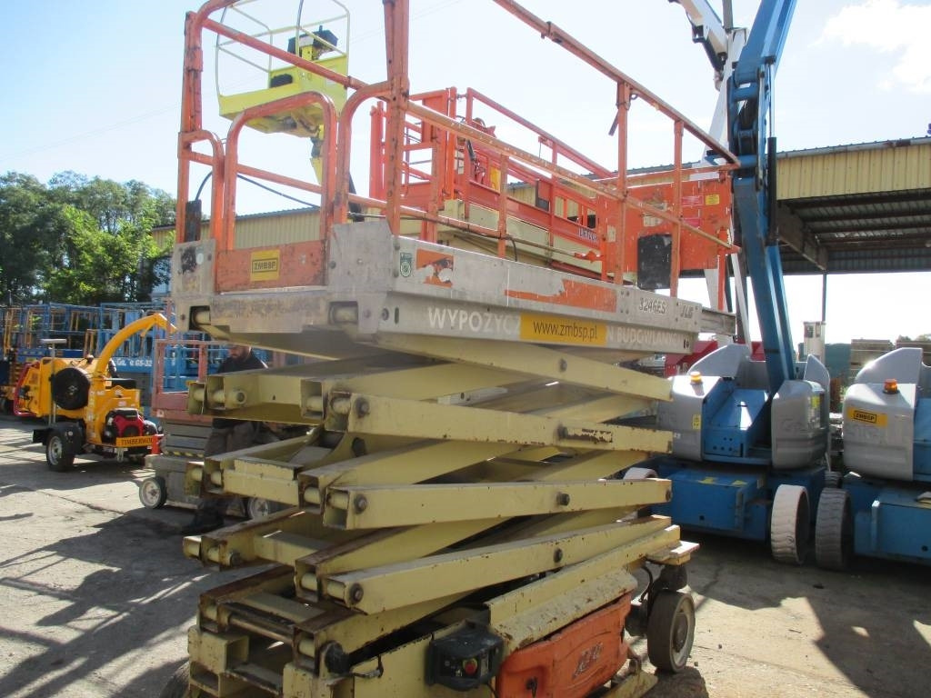 Scissor lift JLG 3246 ES: picture 6