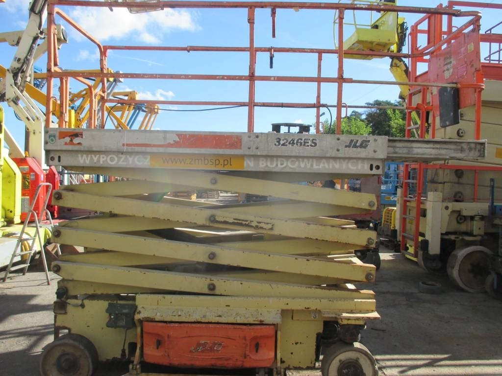 Scissor lift JLG 3246 ES: picture 5