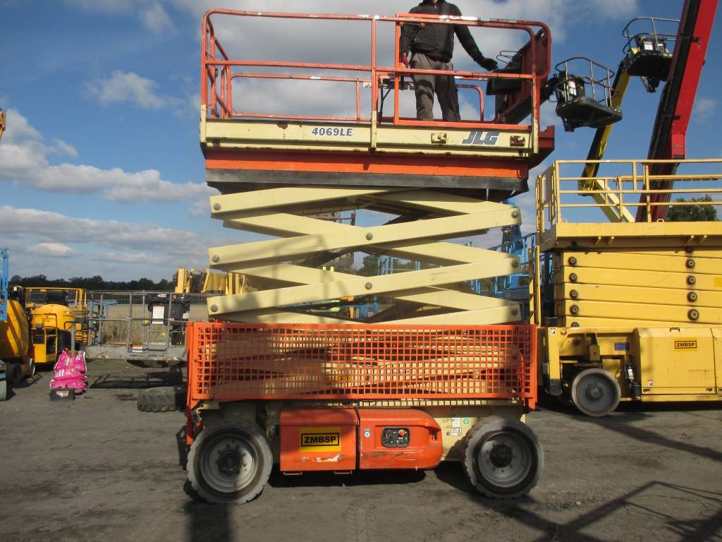 JLG 4069 LE - Scissor lift: picture 1 JLG 4069 LE - Scissor lift: picture 1