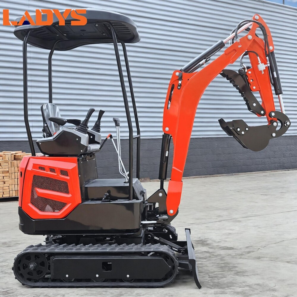 LADYS Mini Excavator Digger Miniexcavadora EPA Kubota Engine Chinese LADYS DY18 Mini Excavator For Sale With Mini Excavator Attachment Set - Mini excavator: picture 4 LADYS Mini Excavator Digger Miniexcavadora EPA Kubota Engine Chinese LADYS DY18 Mini Excavator For Sale With Mini Excavator Attachment Set - Mini excavator: picture 4
