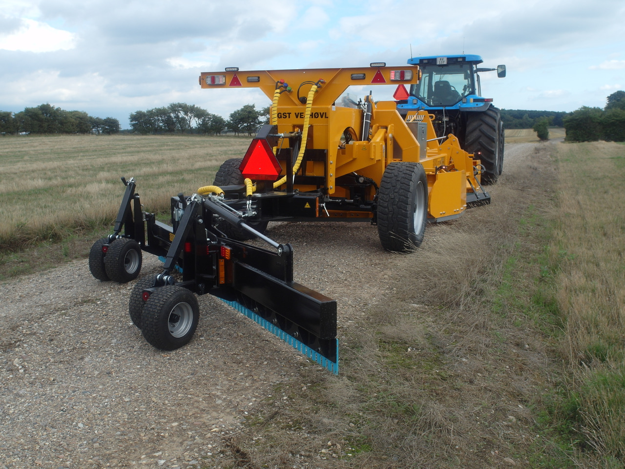 GST 2550 Gravel road tractor Grader - Grader: picture 3 GST 2550 Gravel road tractor Grader - Grader: picture 3