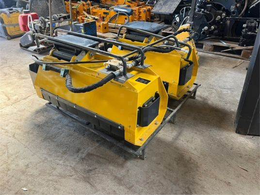 Epareuse pour pelle de 2T à 4T5 - Attachment for Mini excavator: picture 2 Epareuse pour pelle de 2T à 4T5 - Attachment for Mini excavator: picture 2