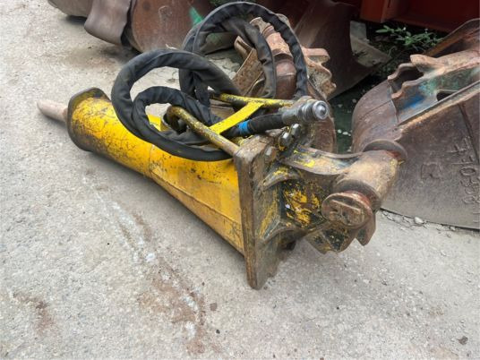 Brh montabert - SC22 - Hydraulic hammer: picture 1 Brh montabert - SC22 - Hydraulic hammer: picture 1