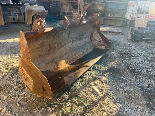 Godet chargeur pour Tracto - Bucket: picture 3 Godet chargeur pour Tracto - Bucket: picture 3