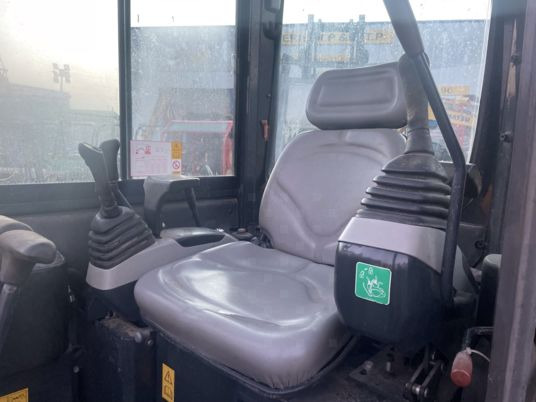 Mini excavator Komatsu PC26MR-3: picture 8