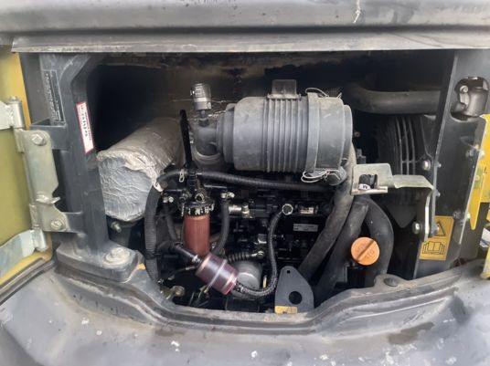 Mini excavator Komatsu PC26MR-3: picture 10