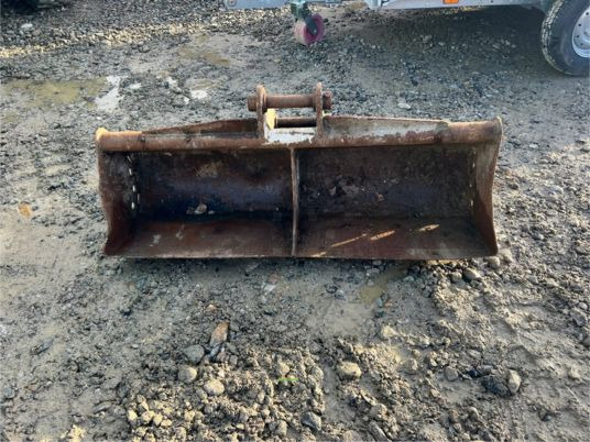 Godet de curage jcb - axe 45 mm - Excavator bucket: picture 2 Godet de curage jcb - axe 45 mm - Excavator bucket: picture 2