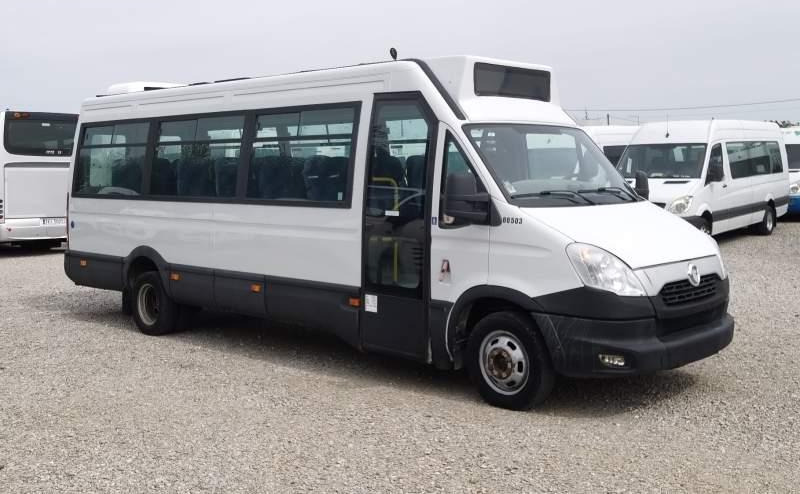 Iveco Daily 23 *NOWY SILNIK* 2 SZTUKI*, klima, winda - Suburban bus: picture 1 Iveco Daily 23 *NOWY SILNIK* 2 SZTUKI*, klima, winda - Suburban bus: picture 1