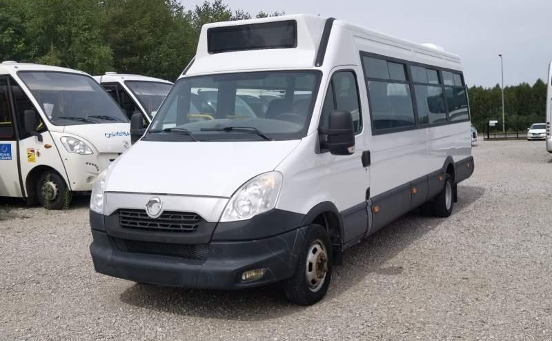 Iveco Daily 23 *NOWY SILNIK* 2 SZTUKI*, klima, winda - Suburban bus: picture 2 Iveco Daily 23 *NOWY SILNIK* 2 SZTUKI*, klima, winda - Suburban bus: picture 2