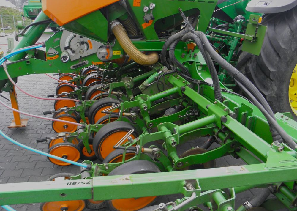 Amazone EDX 6000-2C Xpress 8 rzedowy, Nie Malowany, Stan Bardzo Dobry - Seed drill: picture 3 Amazone EDX 6000-2C Xpress 8 rzedowy, Nie Malowany, Stan Bardzo Dobry - Seed drill: picture 3