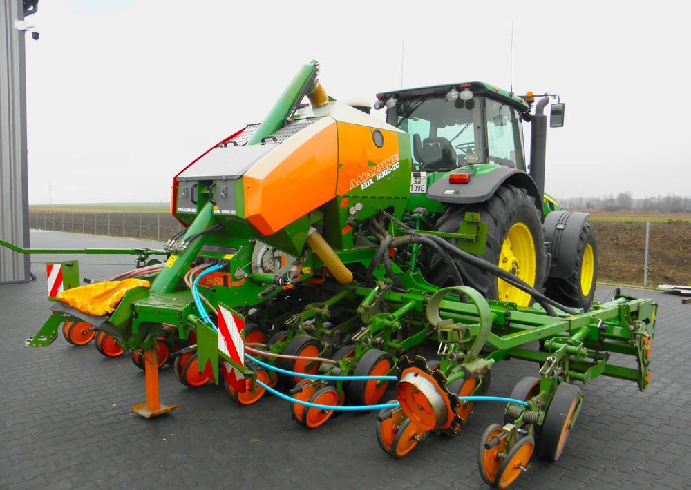 Amazone EDX 6000-2C Xpress 8 rzedowy, Nie Malowany, Stan Bardzo Dobry - Seed drill: picture 1 Amazone EDX 6000-2C Xpress 8 rzedowy, Nie Malowany, Stan Bardzo Dobry - Seed drill: picture 1