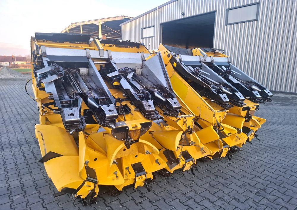 New Holland Przystawka Do Kukurydzy New Holland 8-75 8 rzedowa, 2013 Rok, Nie mlaowana, Stan Idealny - Corn header: picture 1 New Holland Przystawka Do Kukurydzy New Holland 8-75 8 rzedowa, 2013 Rok, Nie mlaowana, Stan Idealny - Corn header: picture 1