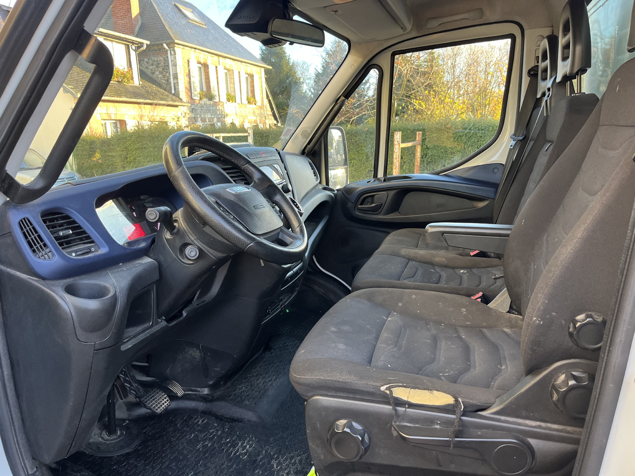 Flatbed van IVECO Daily 35-180 35c18 plateau: picture 10 Flatbed van IVECO Daily 35-180 35c18 plateau: picture 10