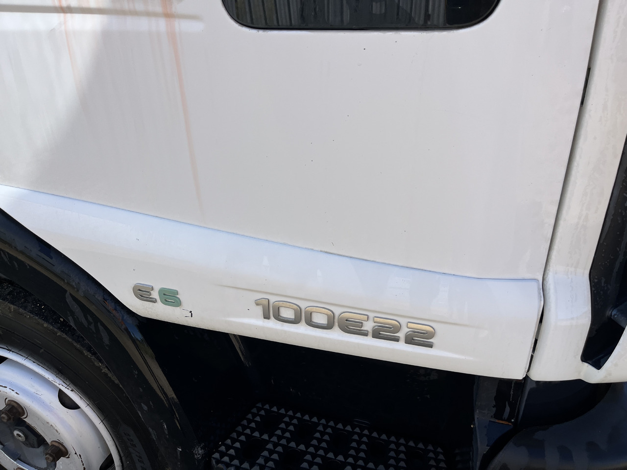 Iveco Eurocargo 100E22 caisse double cabine 7 places - Box truck: picture 4 Iveco Eurocargo 100E22 caisse double cabine 7 places - Box truck: picture 4