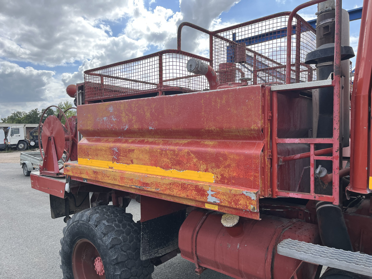 RENAULT 85-150 4x4 ccf citerne - Fire truck: picture 3 RENAULT 85-150 4x4 ccf citerne - Fire truck: picture 3