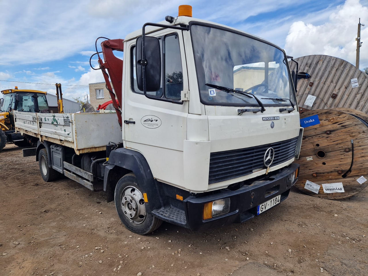 MERCEDES-BENZ Vario 814 - Crane truck: picture 1 MERCEDES-BENZ Vario 814 - Crane truck: picture 1