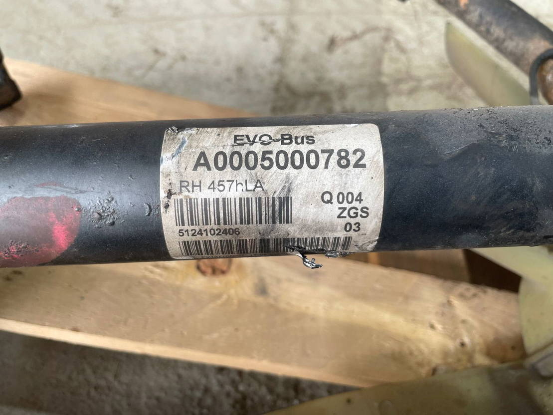 Mercedes-Benz Winkelgetriebe Mercedes Citaro LE Setra A0005004122 A0005000782  - Spare parts for Bus: picture 2 Mercedes-Benz Winkelgetriebe Mercedes Citaro LE Setra A0005004122 A0005000782  - Spare parts for Bus: picture 2