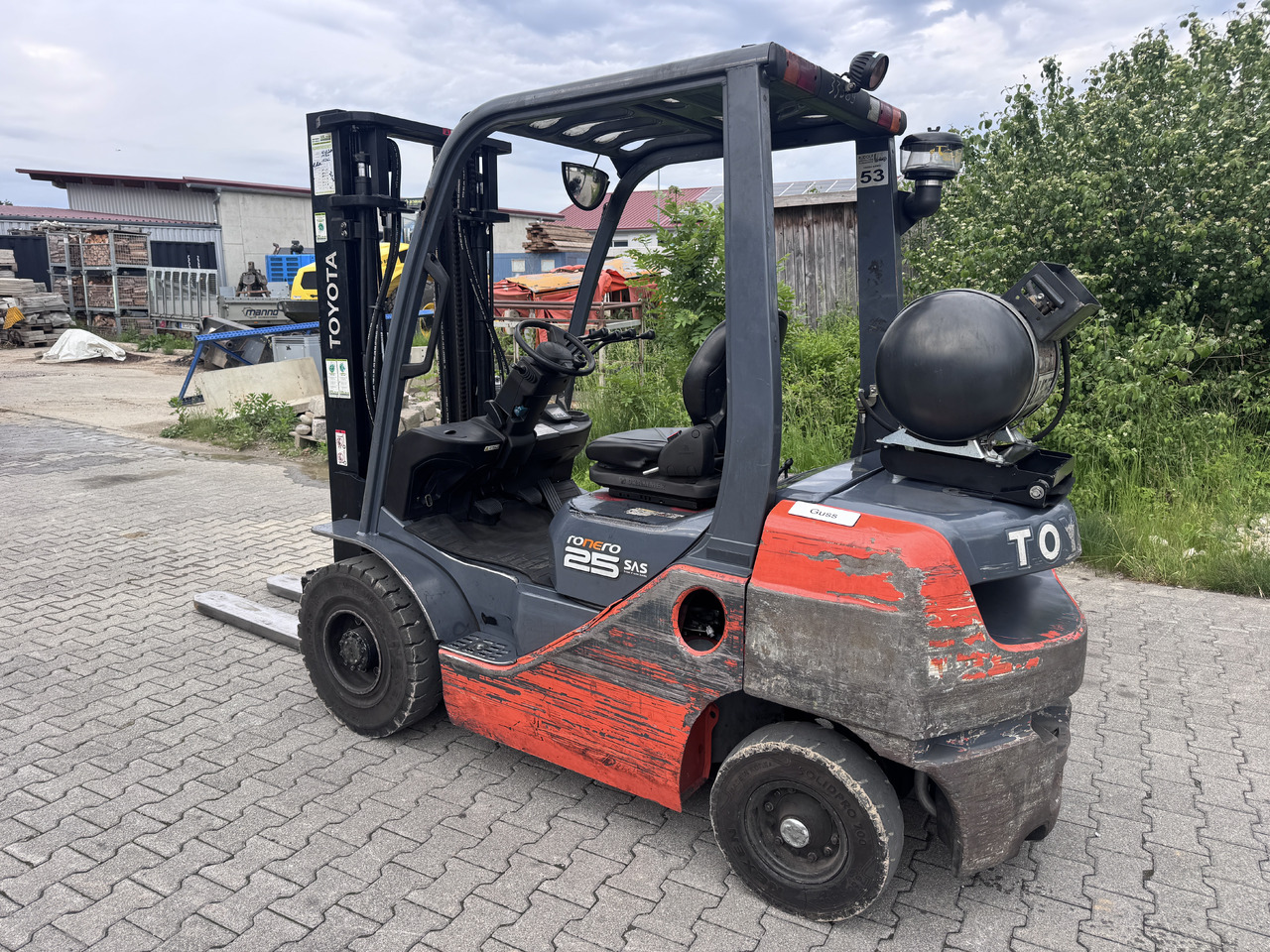 TOYOTA Tonero 25 - LPG forklift: picture 3 TOYOTA Tonero 25 - LPG forklift: picture 3