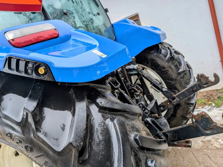 New Holland T5.115 - Farm tractor: picture 5 New Holland T5.115 - Farm tractor: picture 5