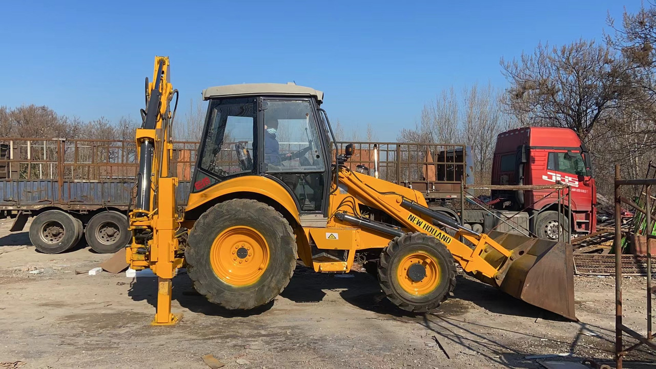NEW HOLLAND LB95 - Backhoe loader: picture 2 NEW HOLLAND LB95 - Backhoe loader: picture 2