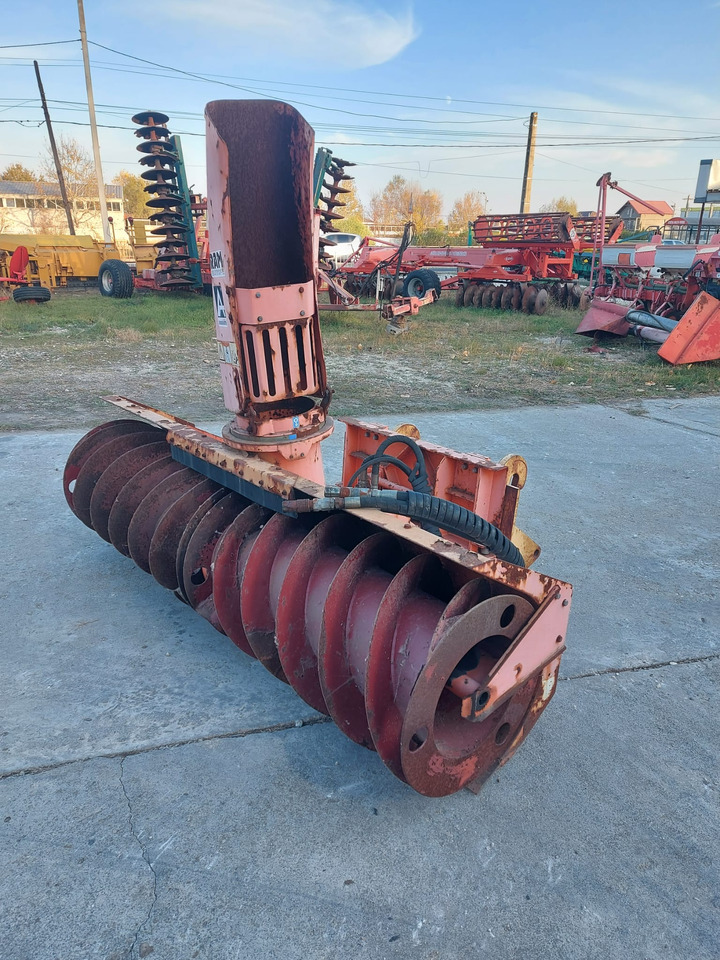 Freza zapada/Snow blower Assaloni pentru Buldoexcavator/Bobcat/Incatcator frontal - Snow blower for Construction machinery: picture 4 Freza zapada/Snow blower Assaloni pentru Buldoexcavator/Bobcat/Incatcator frontal - Snow blower for Construction machinery: picture 4