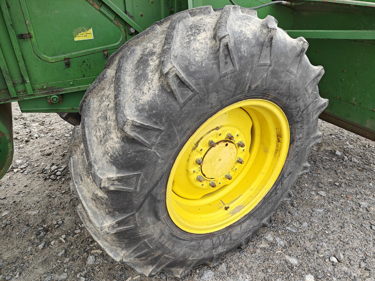 Combine harvester JOHN DEERE 925 leikkuupuimuri: picture 14 Combine harvester JOHN DEERE 925 leikkuupuimuri: picture 14