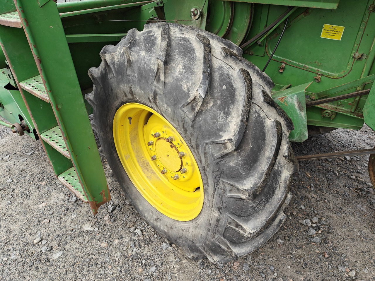 Combine harvester JOHN DEERE 925 leikkuupuimuri: picture 8 Combine harvester JOHN DEERE 925 leikkuupuimuri: picture 8