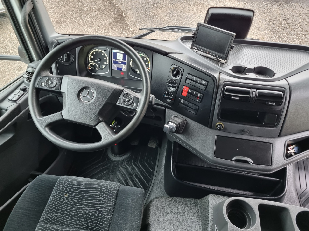 MERCEDES-BENZ ATEGO 1323 4x4 ABROLKIPPER - Hook lift truck: picture 2 MERCEDES-BENZ ATEGO 1323 4x4 ABROLKIPPER - Hook lift truck: picture 2