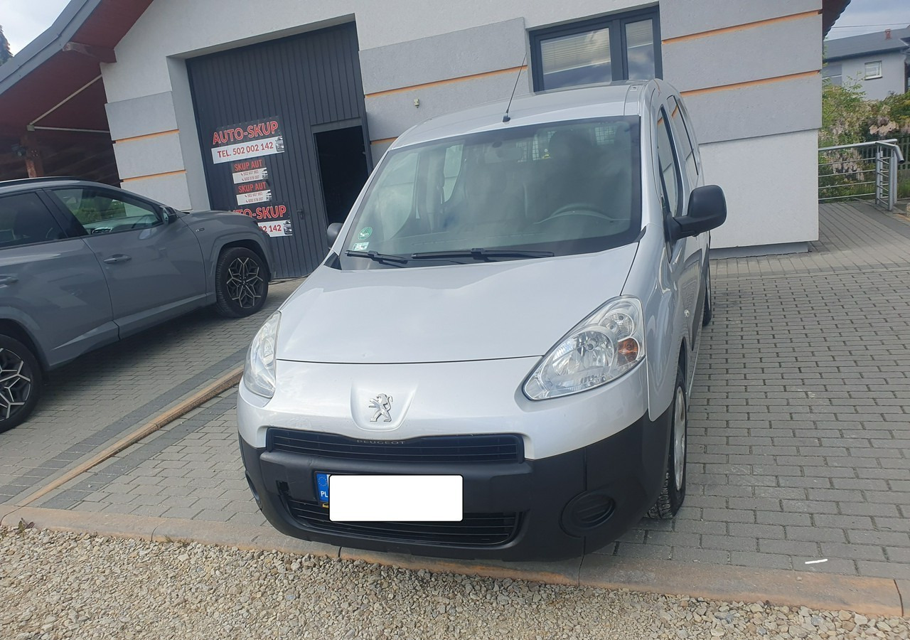 Citroen Berlingo II 5 lub 2 osobowy *long * zabudowa gruau* - Car: picture 3 Citroen Berlingo II 5 lub 2 osobowy *long * zabudowa gruau* - Car: picture 3