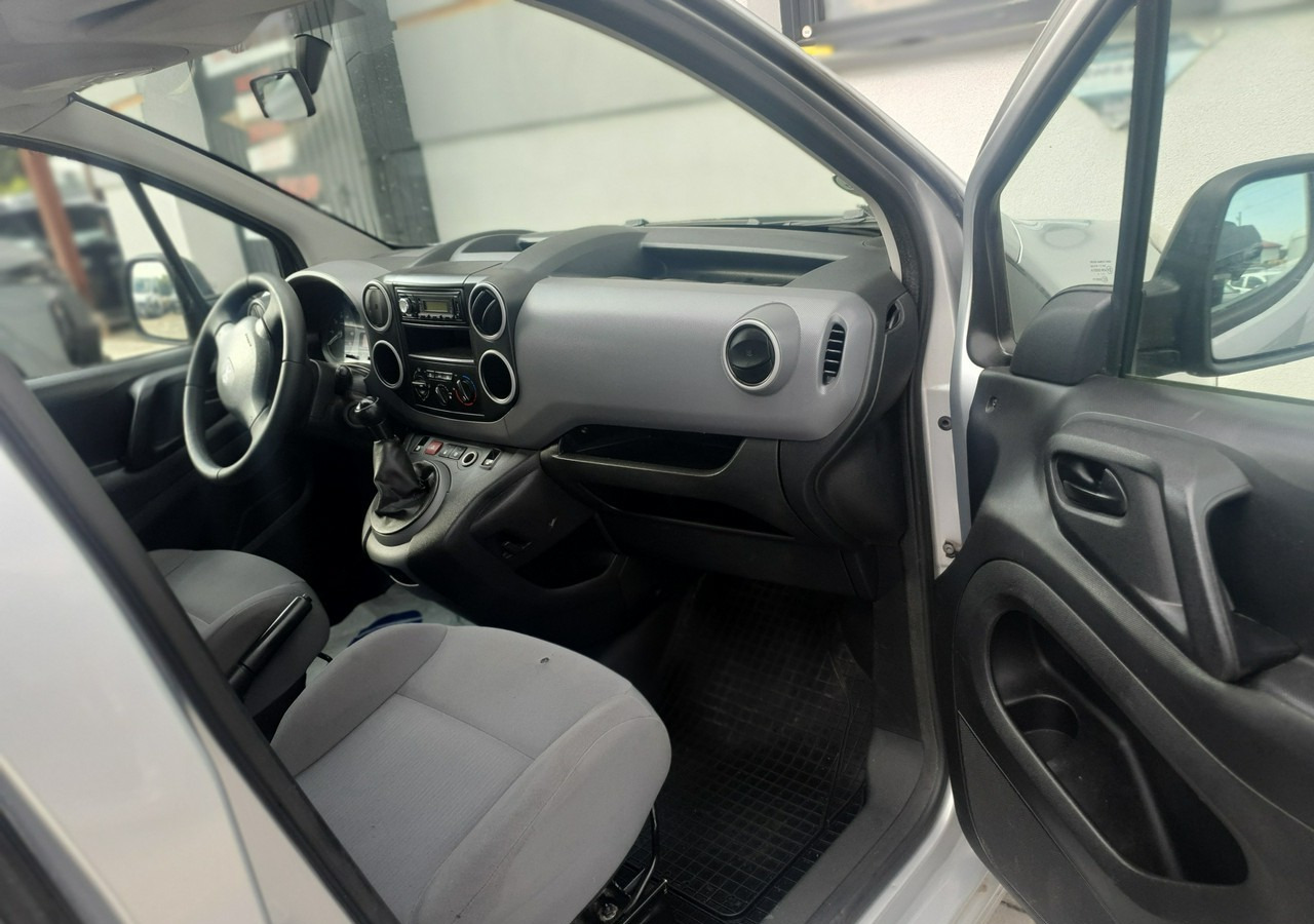 Car Citroen Berlingo II 5 lub 2 osobowy *long * zabudowa gruau*: picture 22