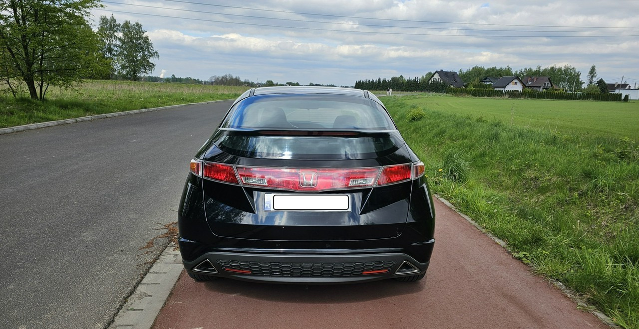 Honda Civic VIII bardzo ładna * pełnosprawna * - Hatchback: picture 5 Honda Civic VIII bardzo ładna * pełnosprawna * - Hatchback: picture 5