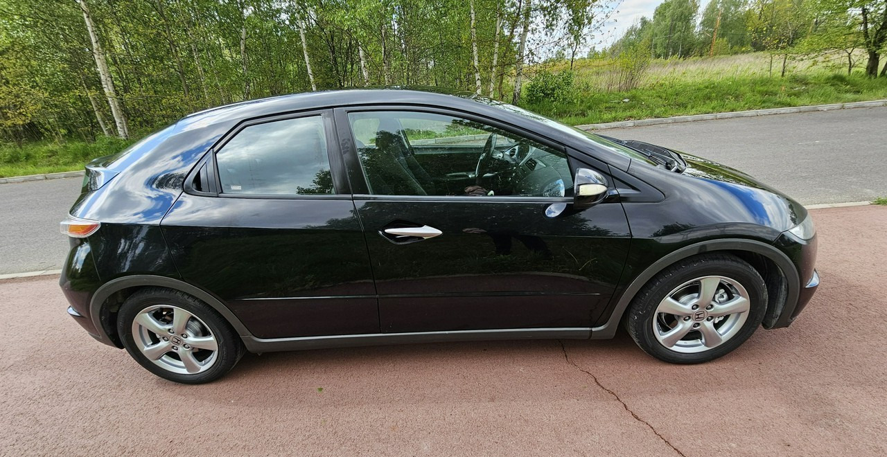 Honda Civic VIII bardzo ładna * pełnosprawna * - Hatchback: picture 3 Honda Civic VIII bardzo ładna * pełnosprawna * - Hatchback: picture 3