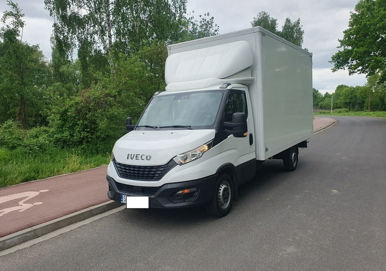 Iveco 35 Daily 35S15 - Box van: picture 2 Iveco 35 Daily 35S15 - Box van: picture 2