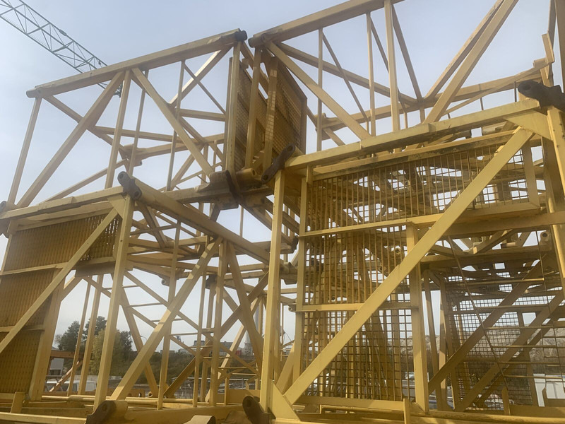 Liebherr 120HC TOWERS - Tower crane: picture 1 Liebherr 120HC TOWERS - Tower crane: picture 1