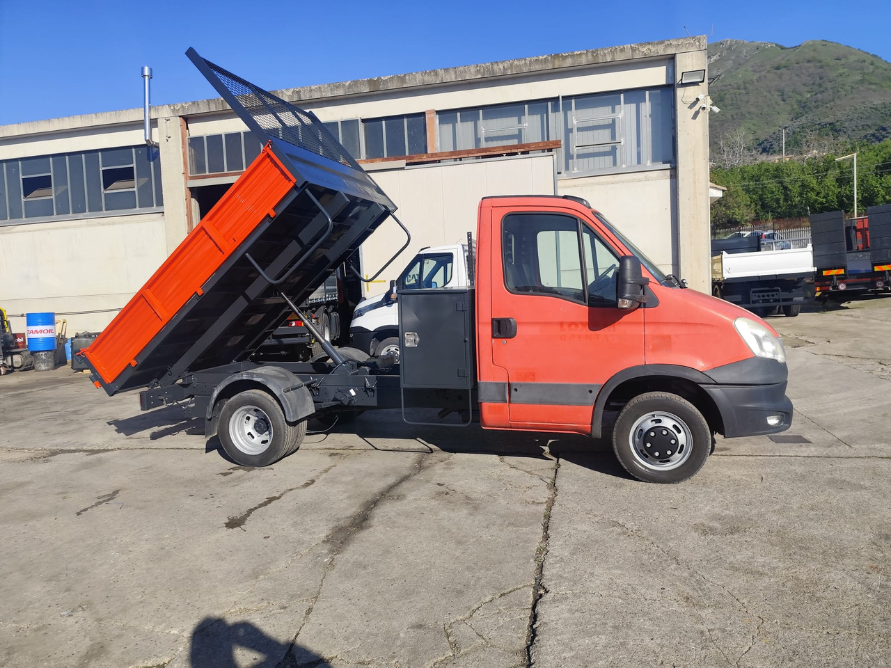 IVECO DAILY 35C13 - Tipper van: picture 5 IVECO DAILY 35C13 - Tipper van: picture 5